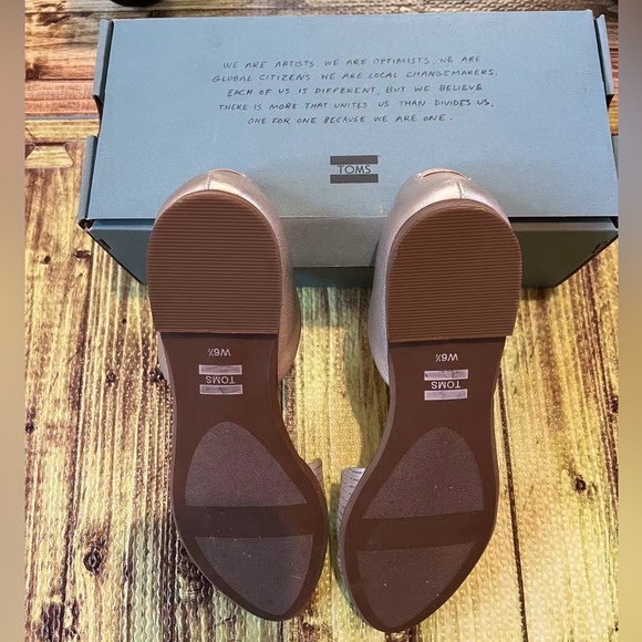 TOMS Women's Rose Gold Flats - Picture 3 of 3